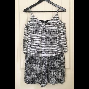 Old Navy romper black and white pattern